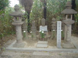 津田一門のお墓